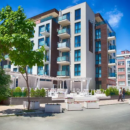 Spacious 2bedroom * Σάνι Μπιτς